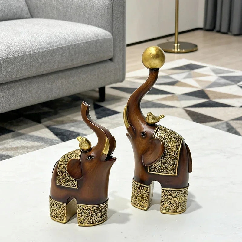 Creative Wood Grain Elephant Figurine Set