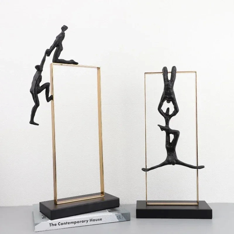 Retro Figure Ornament - Simple Metal Frame Gold