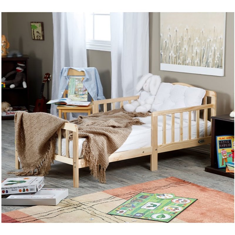 Orbelle Contemporary New Zealand Pine Solid Wood Toddler Bed in Natural