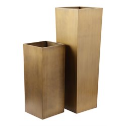 Flower Pots / Planters