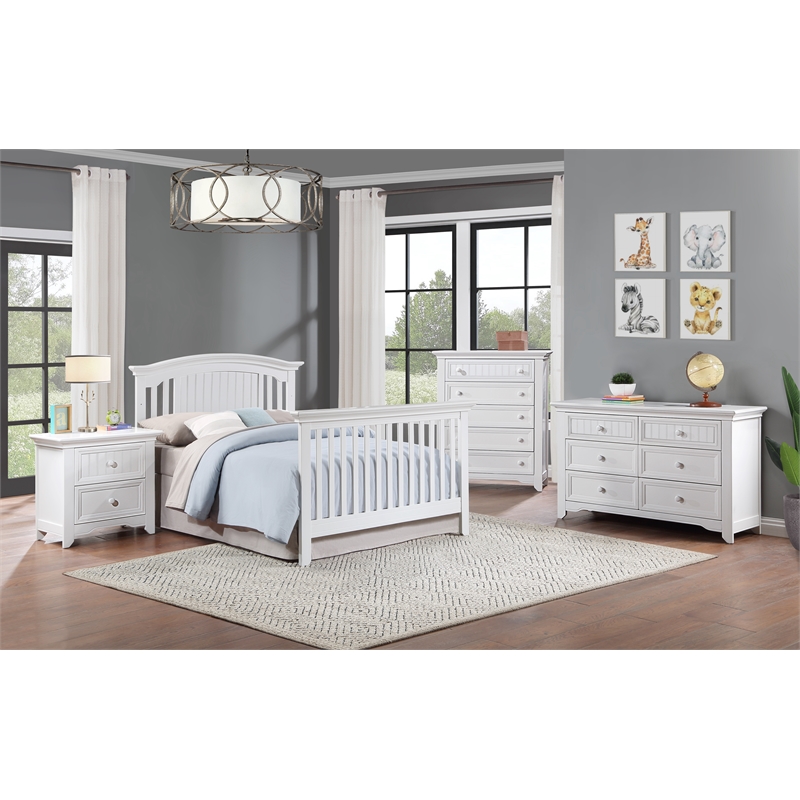 Suite Bebe Winchester 5-Drawer Traditional Wood Chest in White