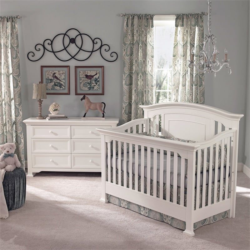 Centennial Medford 5-Drawer Traditional Wood Chest in White Finish