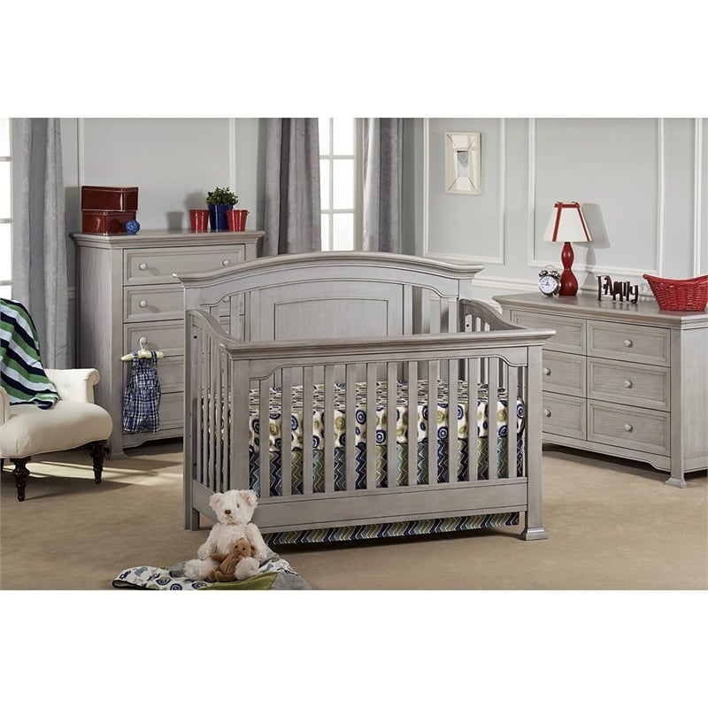 Centennial Medford 5-Drawer Traditional Wood Chest in White Finish