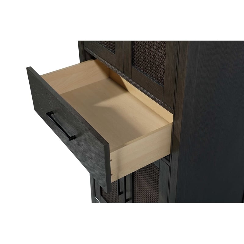 Elegant Kitchen and Bath 28