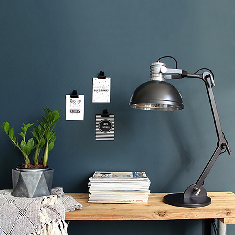 AQ Lighting Aluminum Table Lamp with Adjustable Single Light in Black