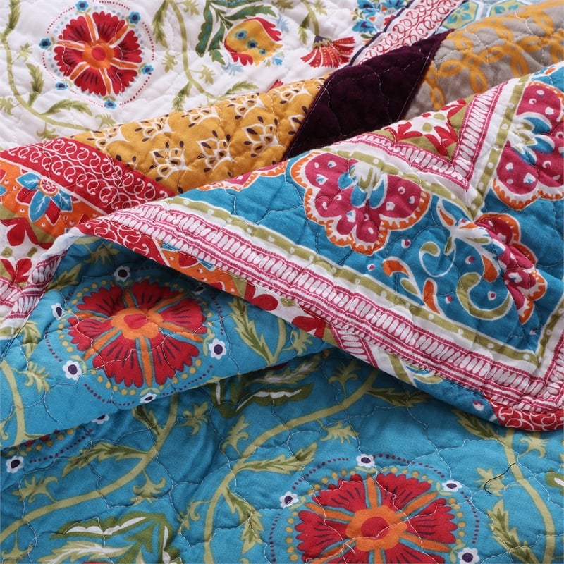 Benjara Ello 3pc King Bedspread and Pillow Sham Set- Red Blue Bohemian Stripes