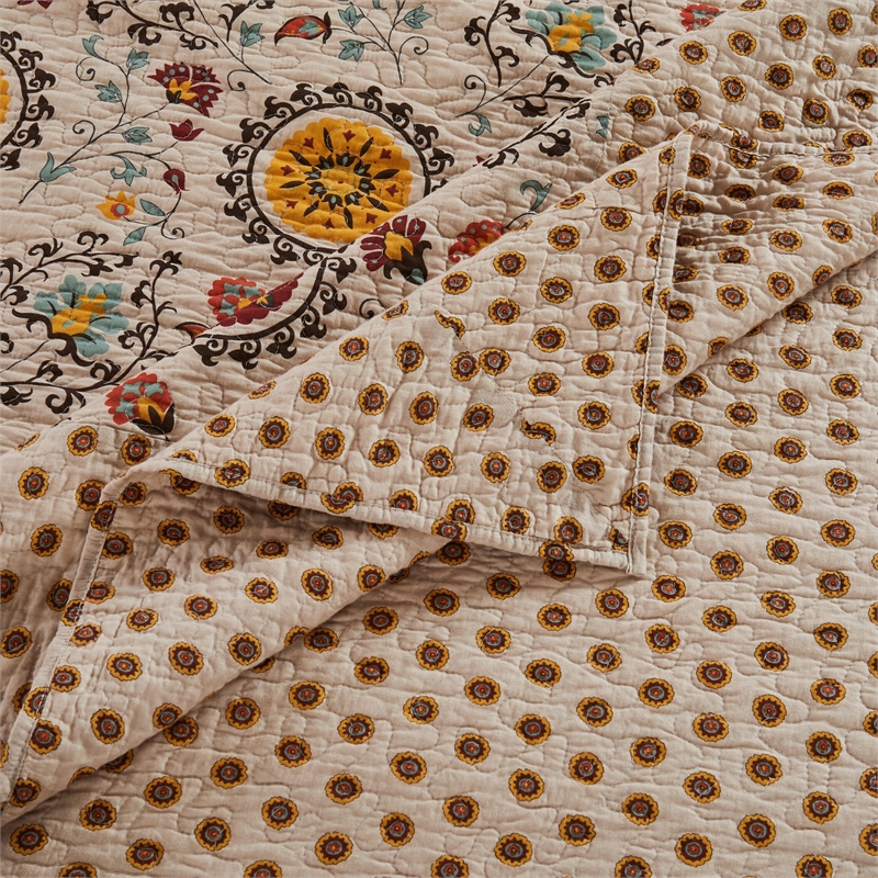 Benjara Dorra 3pc Queen Bedspread Set-2 Shams-Floral Crest-Beige Yellow Cotton