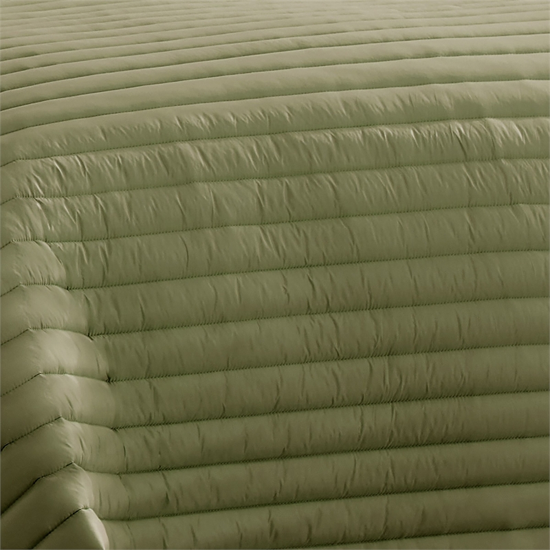 Benjara Cabe 3 PC Queen Comforter Set- Polyester Puffer Channel Quilted- Green