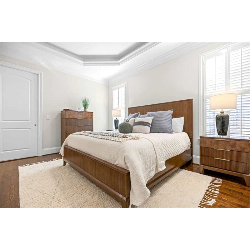 Manhattan Valley - Bed - King - Vintage Chestnut Finish - Wood