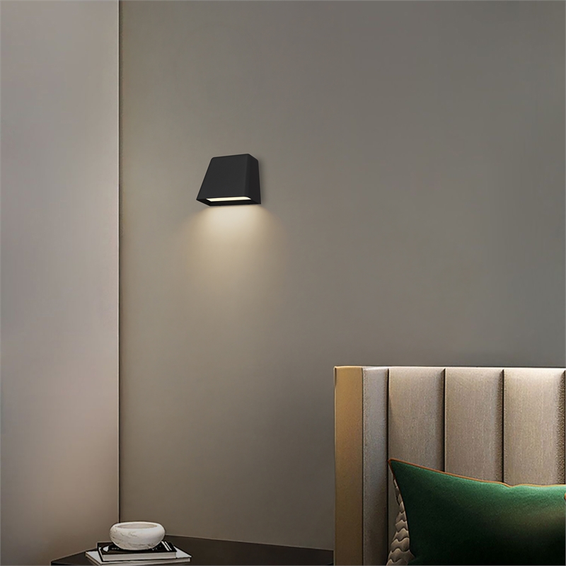 Alteck Bull 5.5 inch Aluminum LED Outdoor Wall Light in Black