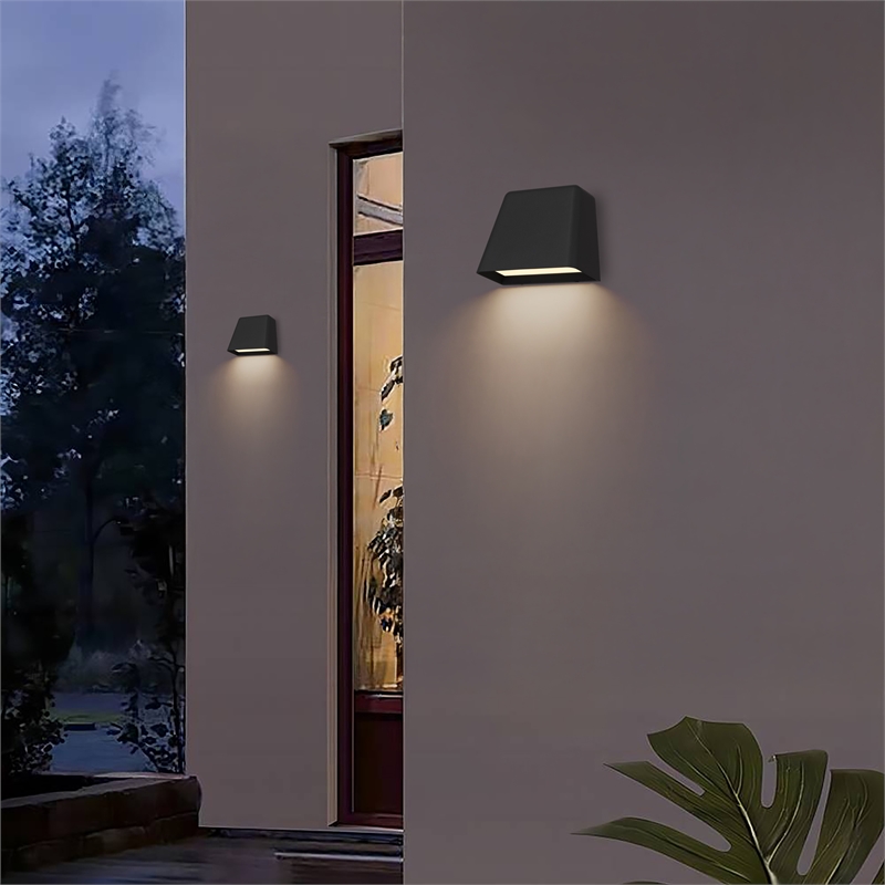 Alteck Bull 5.5 inch Aluminum LED Outdoor Wall Light in Black