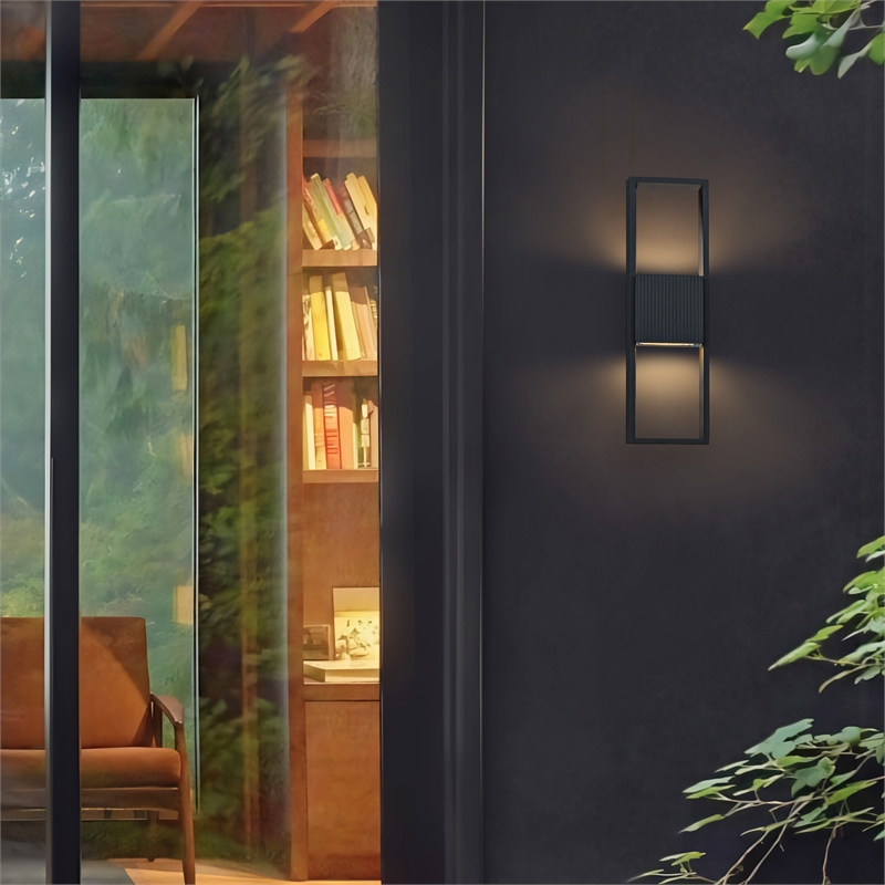 Alteck Miami 18 inch Aluminum LED Outdoor Wall Light Black