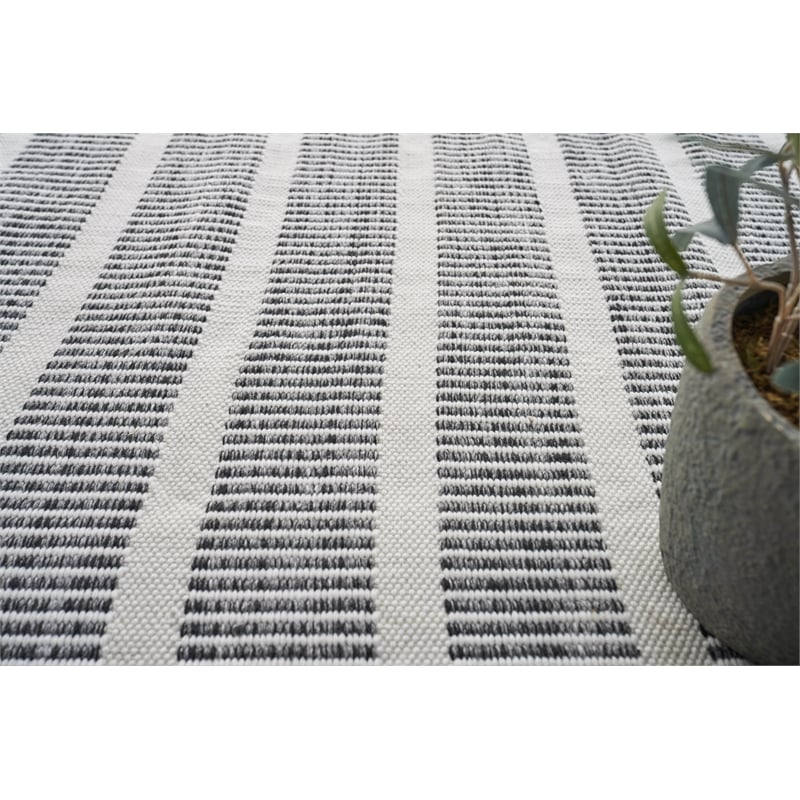 Boca Flatweave Pet Ivory/Black 2'x3' Area Rug