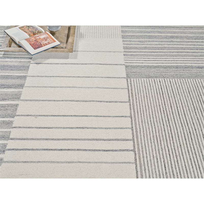 Castine Hand-Tufted New Zealand Wool Silver/Ivory 5'x8' Area Rug