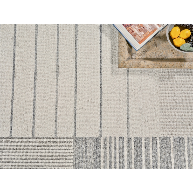 Castine Hand-Tufted New Zealand Wool Silver/Ivory 5'x8' Area Rug