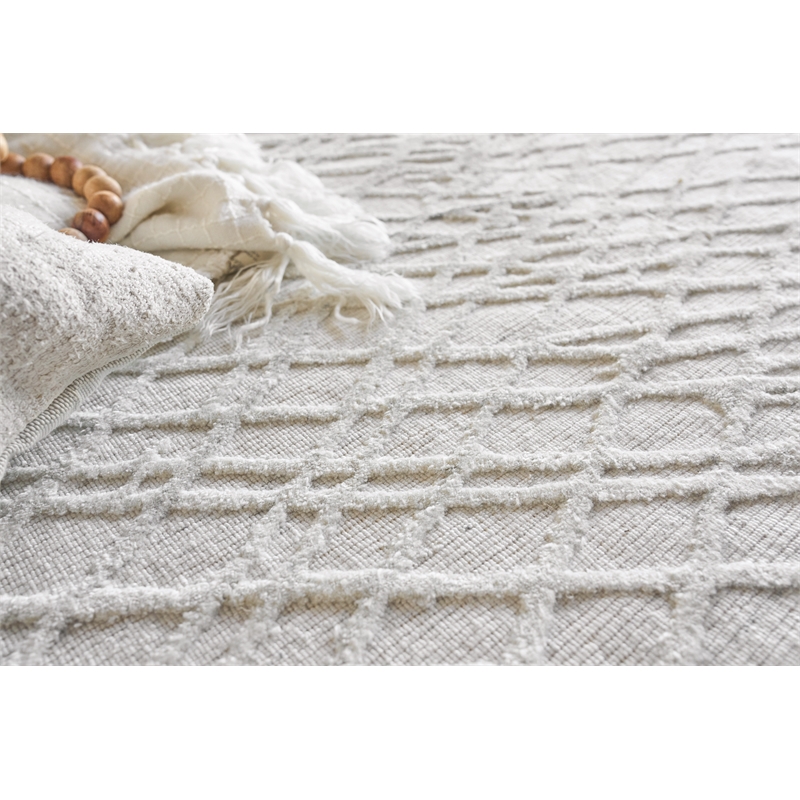Crescendo Handloomed Bamboo Silk White 2'x3' Area Rug