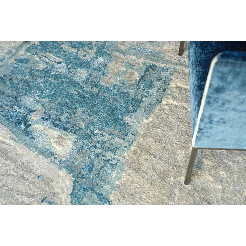 Luxury Laureno Hand-Knotted Bamboo Silk Ivory/Light Blue 8'x10' Area Rug