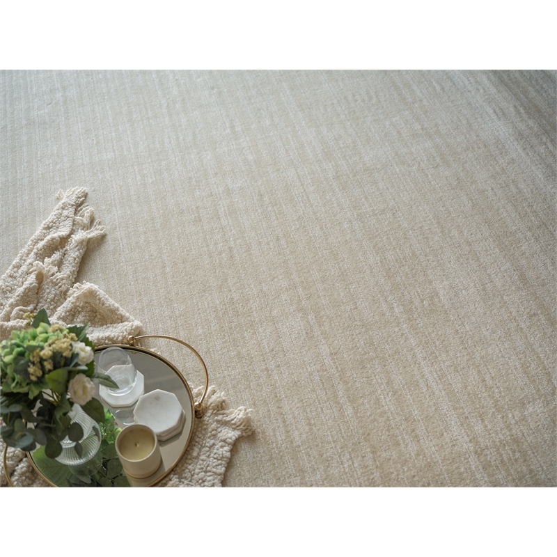 Martelli Modern Handloomed Silky Nylon Light Beige 4'x6' Area Rug