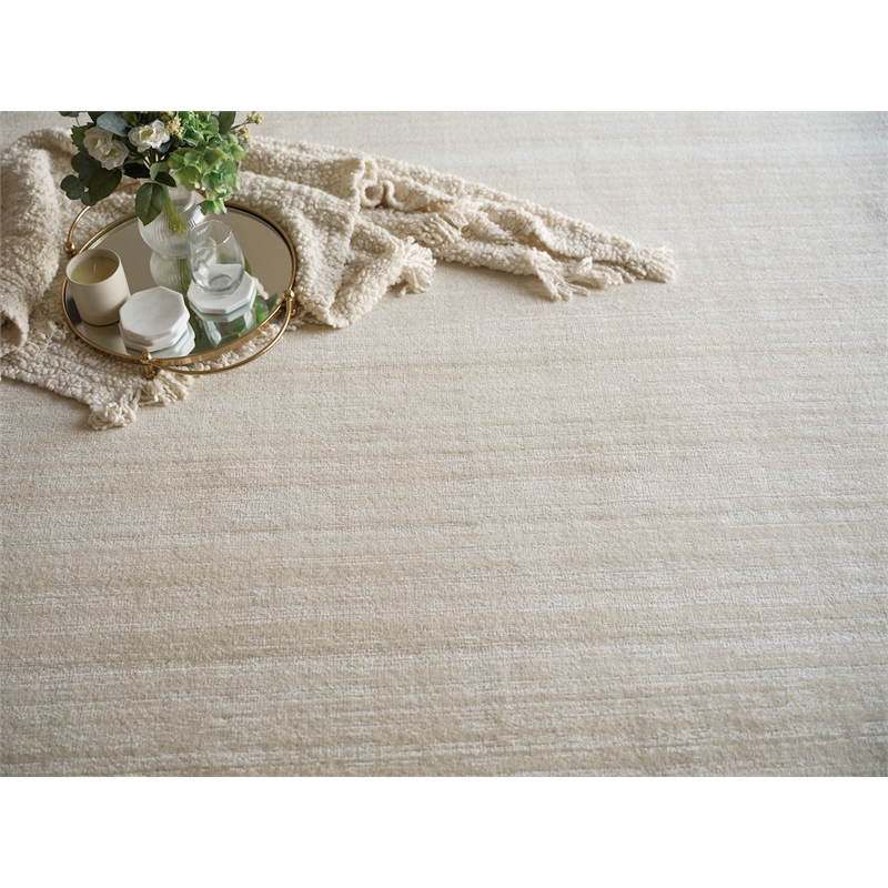 Martelli Modern Handloomed Silky Nylon Light Beige 4'x6' Area Rug