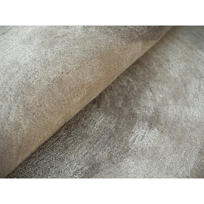 Mitomo Hand-Tufted Wool/Bamboo Silk Charcoal/Ivory 5'x7' Shape Area Rug