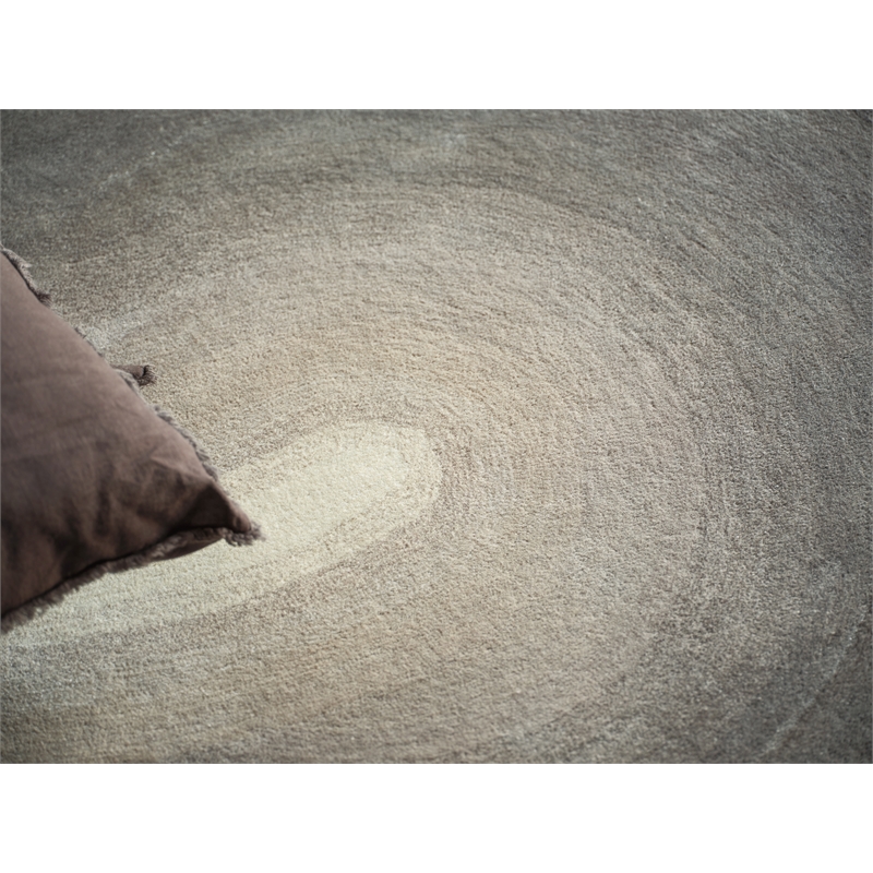 Mitomo Hand-Tufted Wool/Bamboo Silk Charcoal/Ivory 5'x7' Shape Area Rug