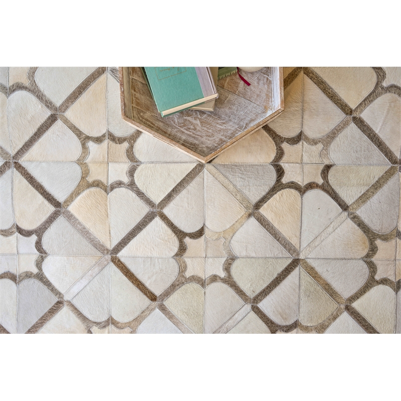 Natural Hide Hand-Tufted Leather Hide Ivory/Gray/Multi 13'6