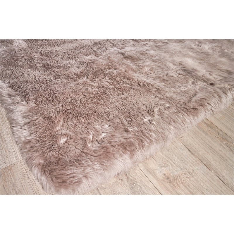 Sheepskin Hand-Tufted New Zealand Sheepskin Mushroom 2'x3' Area Rug