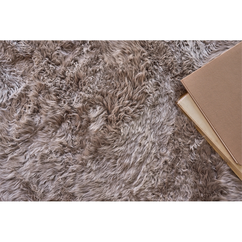 Sheepskin Hand-Tufted New Zealand Sheepskin Mushroom 2'x3' Area Rug