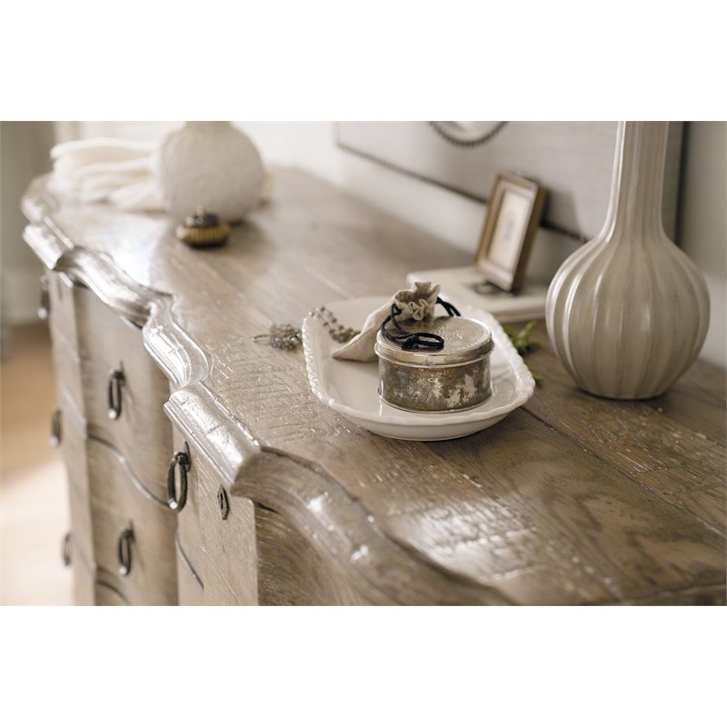 Boheme Adante 8-Drawer Dresser in Light Brown Wood-Grain by Hooker Furniture
