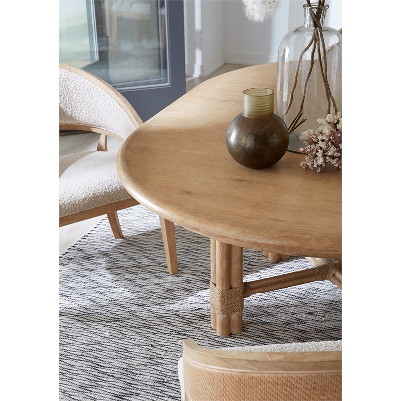 Hooker Furniture Retreat Round Wood Dining Table w/ 20in leaf in Beige