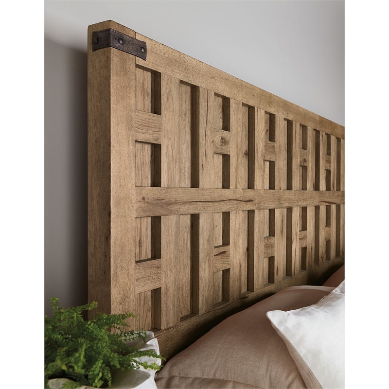 Vineyard Row Queen Panel Bed in Light Natural Wood by Hooker Furnishings
