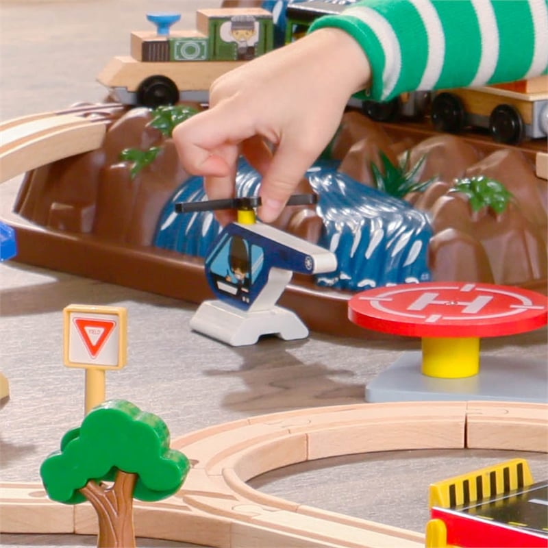 KidKraft Bucket Top Mountain 56 Piece Train Set