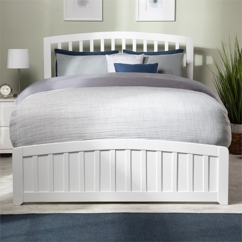 Richmond Queen Platform Bed with Matching Footboard and Storage Drawers in White
