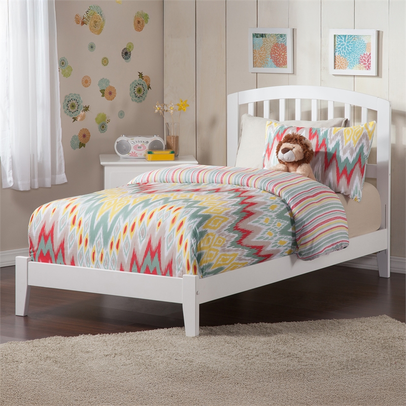 Richmond Twin Solid Wood Foundation Bed in White