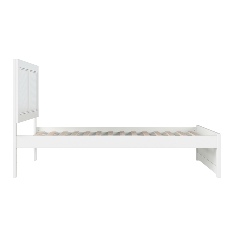 Canyon Full Wood Platform Bed with Matching Footboard in White