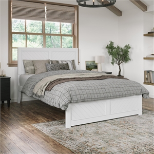 Canyon Queen Wood Platform Bed with Matching Footboard in White