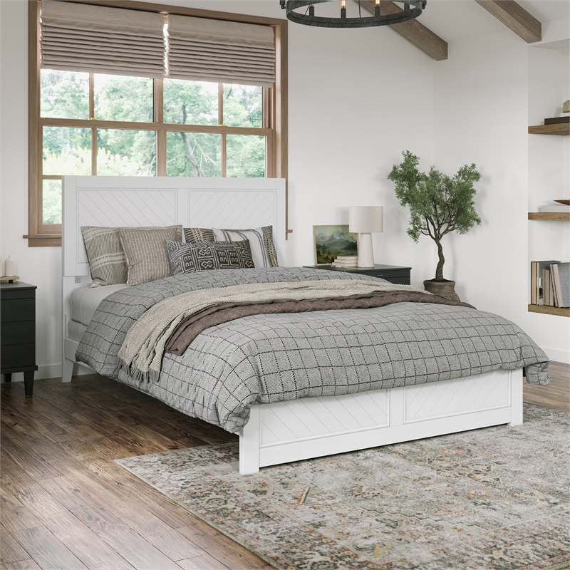 Canyon Queen Foundation Bed Frame with Matching Footboard in White