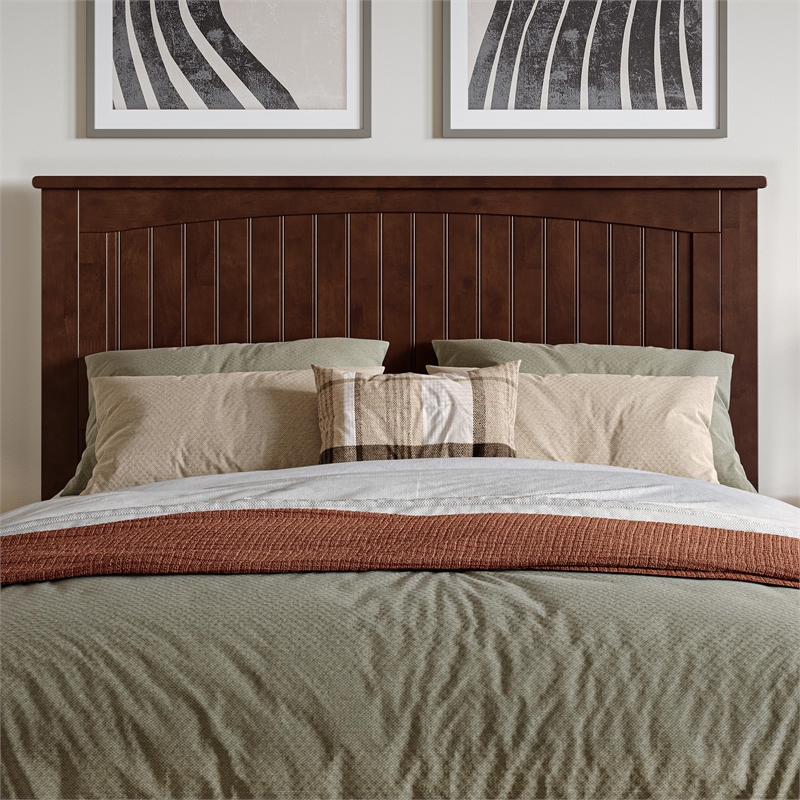 Nantucket Full Platform Bed with Matching Footboard and Twin Trundle in Walnut