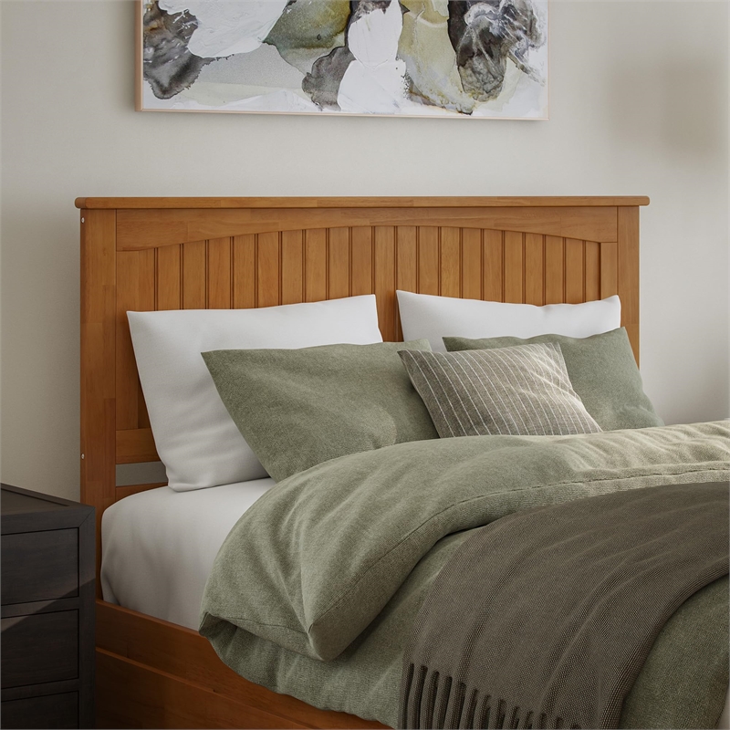 Nantucket Queen Platform Bed with Matching Footboard and Drawers in Light Toffee