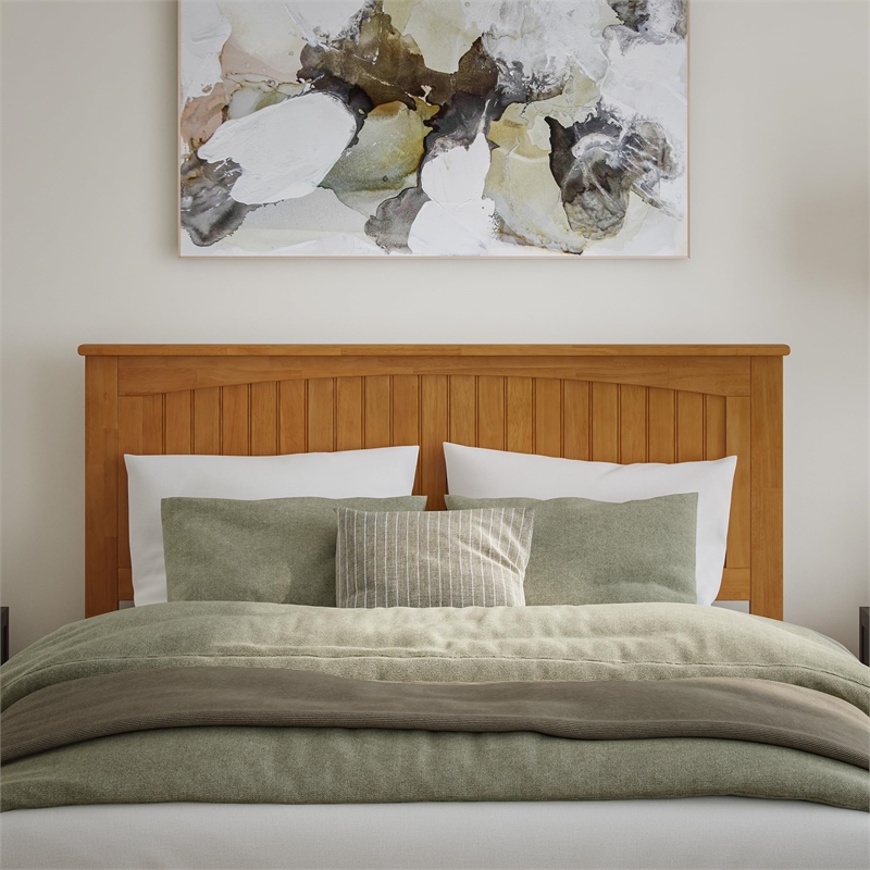 Nantucket Queen Platform Bed with Matching Footboard and Drawers in Light Toffee