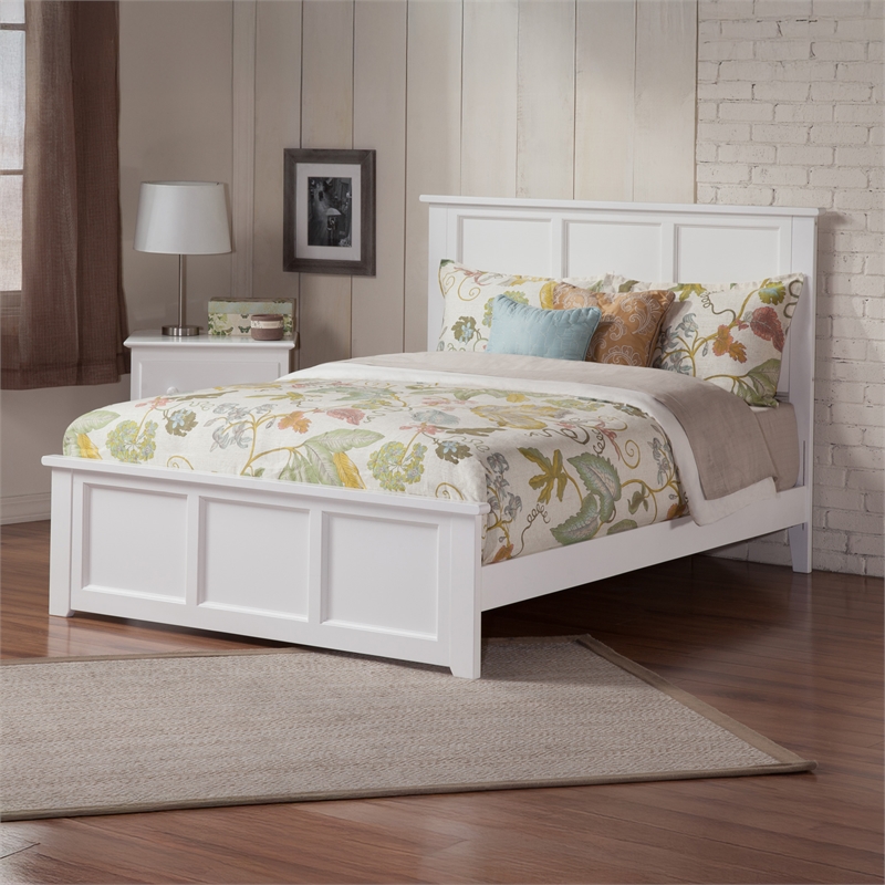 Madison King Wood Foundation Bed Frame with Matching Footboard in White