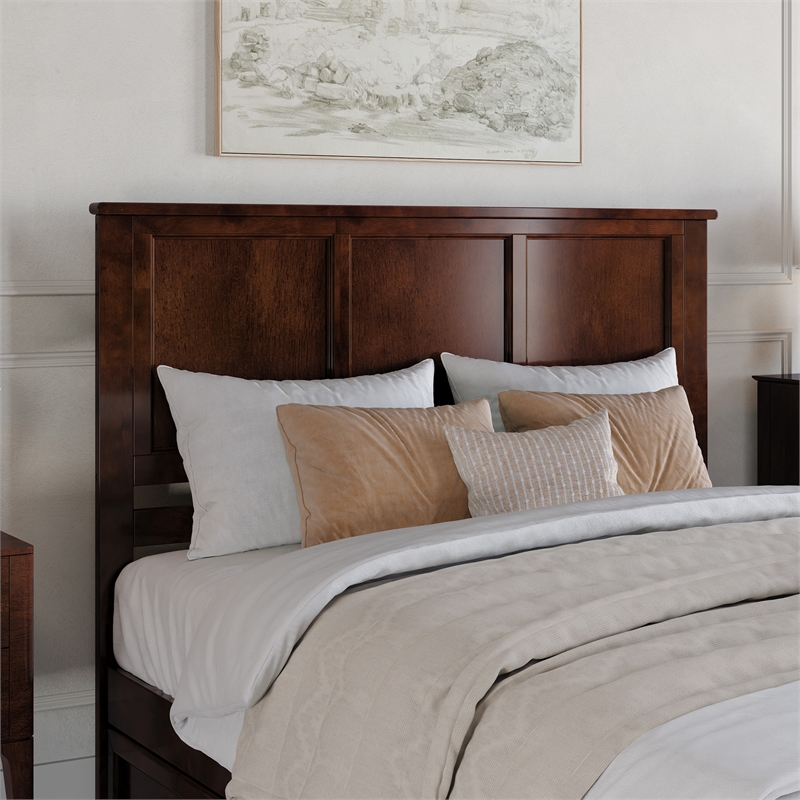 Felicity Queen Wood Platform Bed with Panel Footboard &  Trundle in Walnut