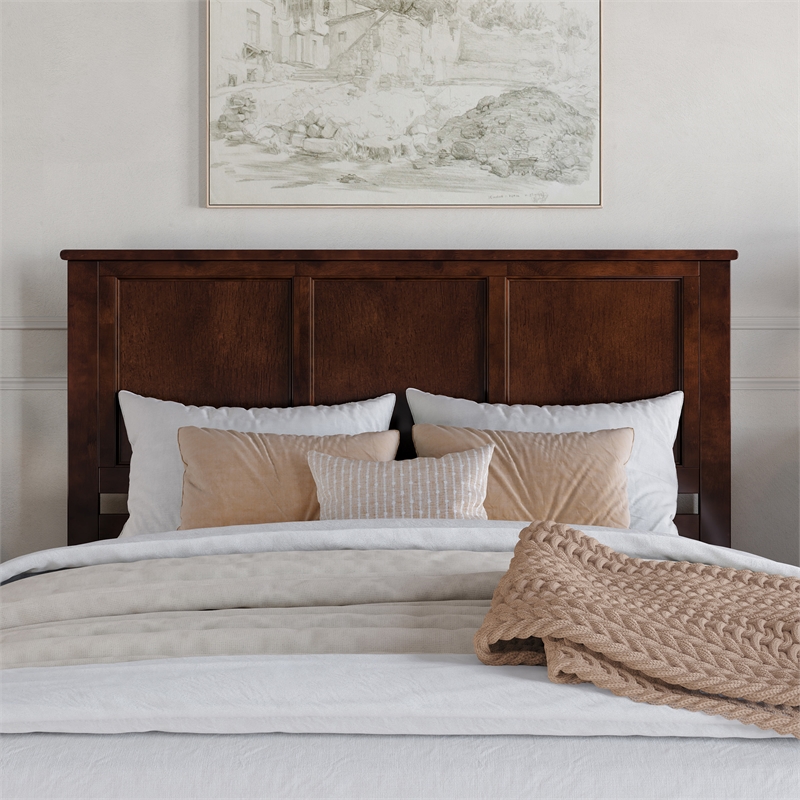 Felicity Queen Wood Platform Bed with Panel Footboard &  Trundle in Walnut