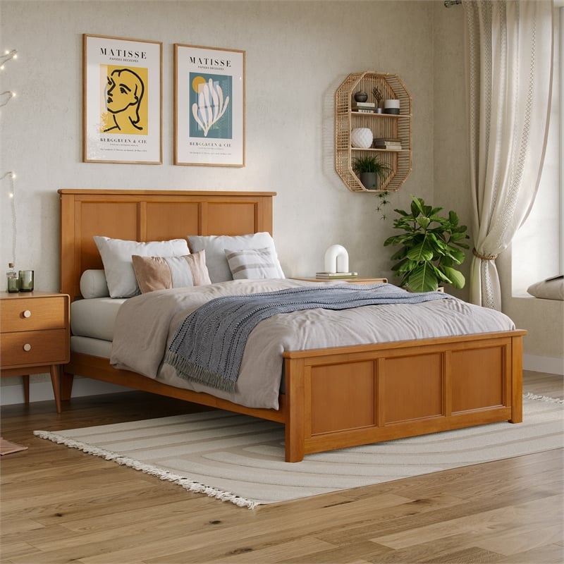 Madison Full Wood Foundation Bed with Matching Footboard in Light Toffee