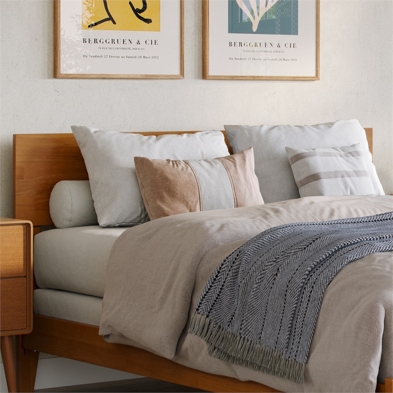 Orlando Full Solid Wood Foundation Bed in Light Toffee