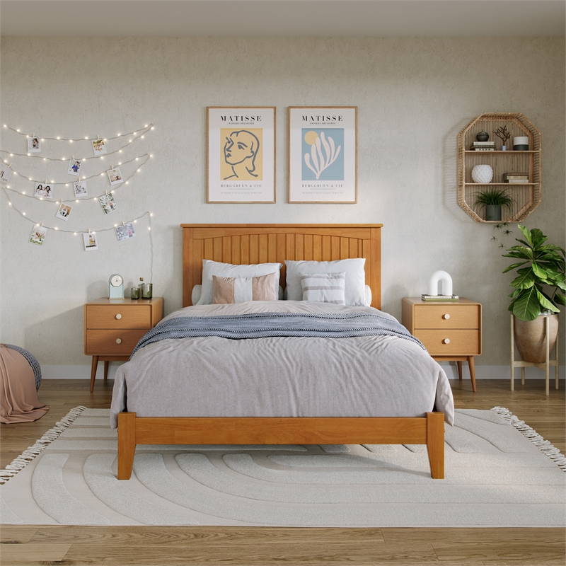 Nantucket Full Solid Wood Foundation Bed in Light Toffee