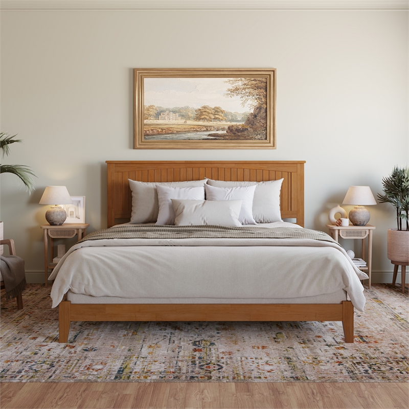 Nantucket King Solid Wood Foundation Bed in Light Toffee