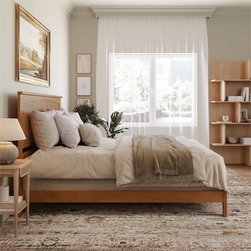 Nantucket King Solid Wood Foundation Bed in Light Toffee