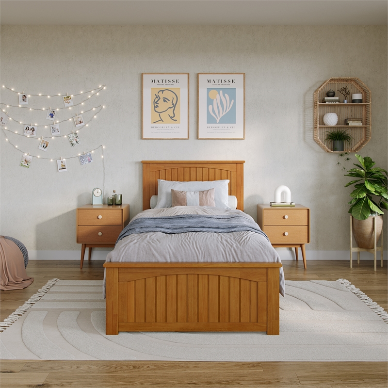 Nantucket Twin XL Wood Foundation Bed with Matching Footboard in Light Toffee